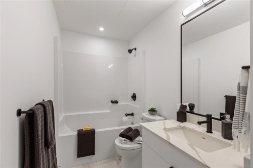 309-1114 Samar Cres, Langford, BC - Indoor Photo Showing Bathroom