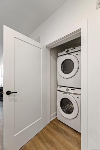 309-1114 Samar Cres, Langford, BC - Indoor Photo Showing Laundry Room