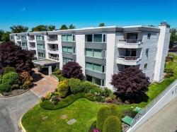 109-1370 Beach Dr Oak Bay, BC V8S 2N6
