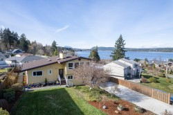 11290 Greenhill Dr  Ladysmith, BC V9G 1Y4