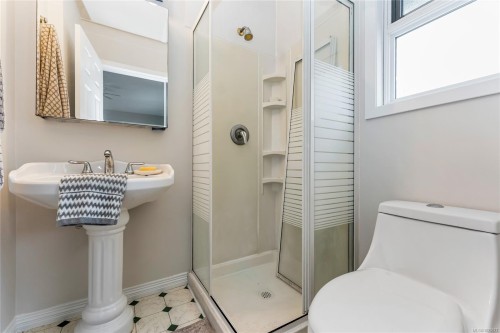 4325 Dieppe Rd, Saanich, BC 