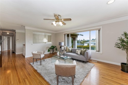 4325 Dieppe Rd, Saanich, BC 