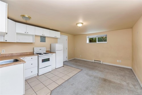 4325 Dieppe Rd, Saanich, BC 