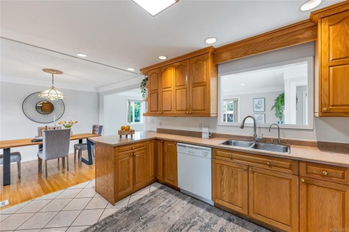 4325 Dieppe Rd, Saanich, BC 