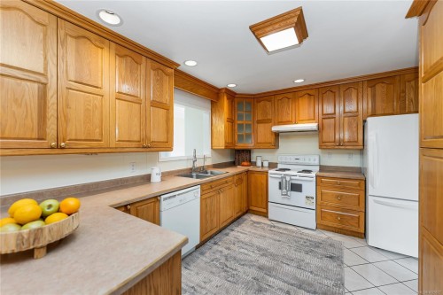 4325 Dieppe Rd, Saanich, BC 