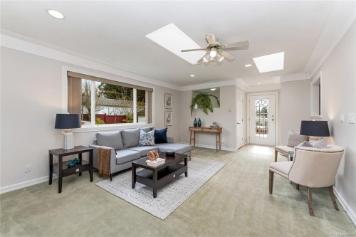 4325 Dieppe Rd, Saanich, BC 