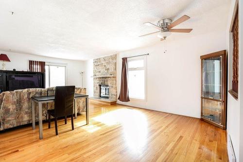 1957 Chancellor Drive, Winnipeg, MB - Indoor