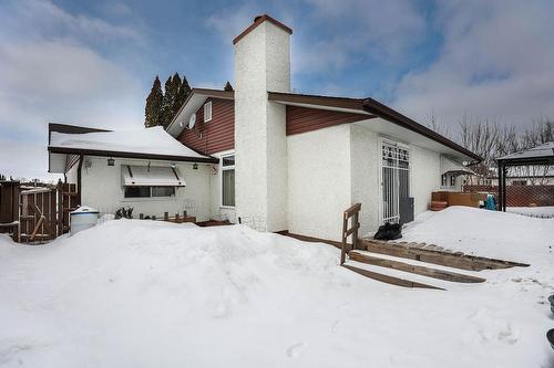 1957 Chancellor Drive, Winnipeg, MB - Outdoor With Exterior
