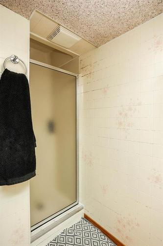 1957 Chancellor Drive, Winnipeg, MB - Indoor Photo Showing Bathroom