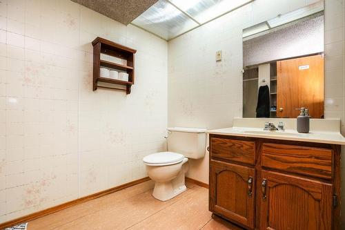 1957 Chancellor Drive, Winnipeg, MB - Indoor Photo Showing Bathroom