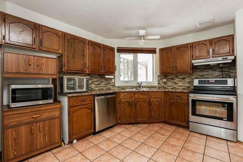1957 Chancellor Drive, Winnipeg, MB - Indoor Photo Showing Kitchen With Stainless Steel Kitchen