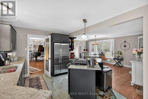 484 11Th Concession Road E, Hamilton, ON - Indoor Photo Showing Dining Room