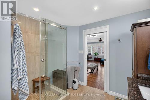 484 11Th Concession Road E, Hamilton, ON - Indoor Photo Showing Bathroom