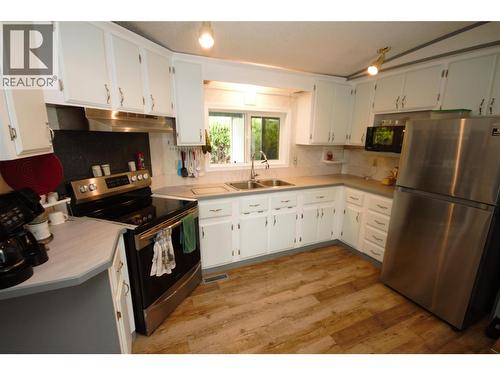 Kitchen - 8487 Highway 97 Unit# 49, Oliver, BC 