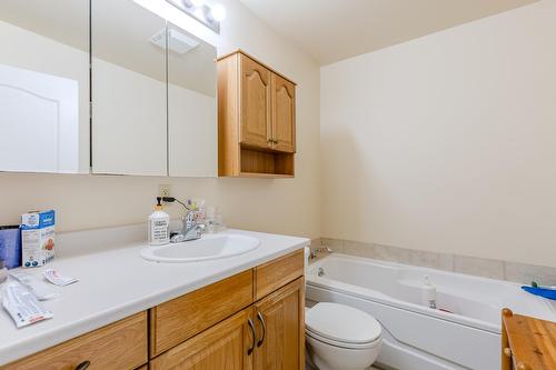 4000  Ab-813, Calling Lake, AB 