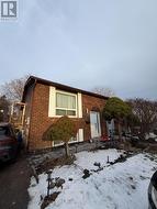 145 LONDONDERRY STREET  Oshawa, ON L1J 6Z2