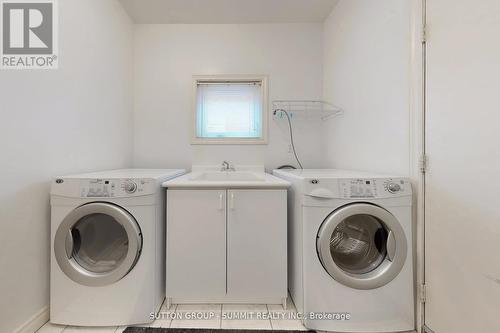 5525 Fleur-De-Lis, Mississauga, ON - Indoor Photo Showing Laundry Room