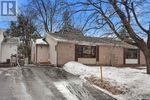 9 SHOULDICE CRESCENT  Ottawa, ON K2L 1M8