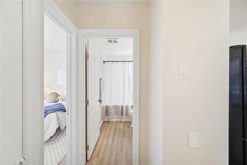 1240 Dominion Street, Winnipeg, MB - Indoor Photo Showing Other Room