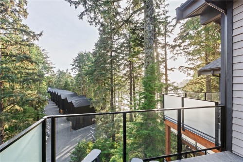 330 Reef Point Rd, Ucluelet, BC 