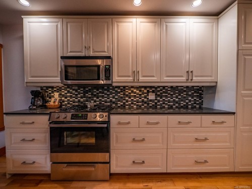 330 Reef Point Rd, Ucluelet, BC 
