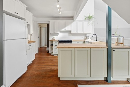 2353 Windsor Rd, Oak Bay, BC 