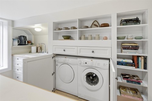 2353 Windsor Rd, Oak Bay, BC 