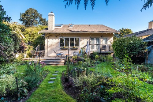2353 Windsor Rd, Oak Bay, BC 