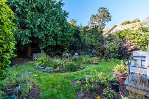 2353 Windsor Rd, Oak Bay, BC 