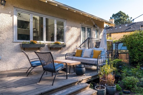 2353 Windsor Rd, Oak Bay, BC 