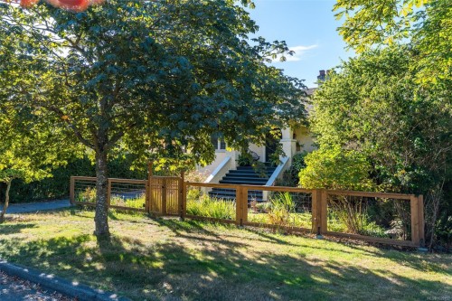 2353 Windsor Rd, Oak Bay, BC 