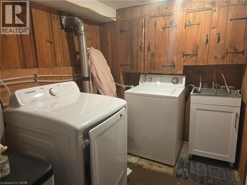 49 Dietz Avenue S, Waterloo, ON - Indoor Photo Showing Laundry Room