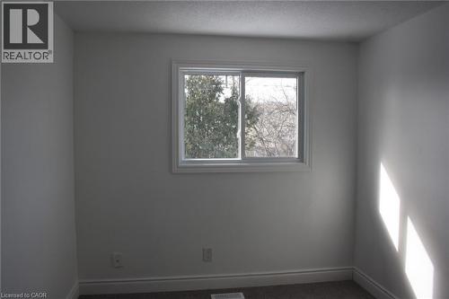 144 Sekura Crescent, Cambridge, ON - Indoor Photo Showing Other Room