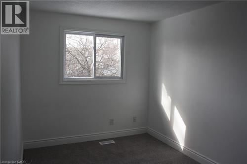 144 Sekura Crescent, Cambridge, ON - Indoor Photo Showing Other Room