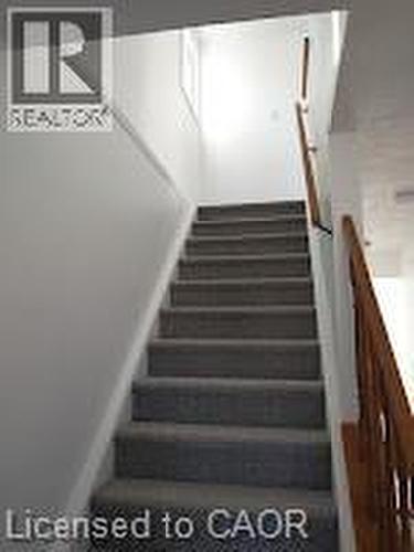 144 Sekura Crescent, Cambridge, ON - Indoor Photo Showing Other Room