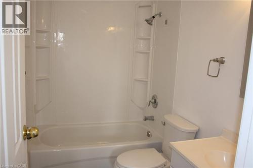 144 Sekura Crescent, Cambridge, ON - Indoor Photo Showing Bathroom