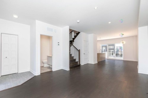 Salon - 202 Av. Jenkins, Montréal (Lachine), QC - Indoor