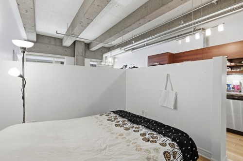 Chambre à coucher - 323-1200 Rue St-Alexandre, Montréal (Ville-Marie), QC - Indoor Photo Showing Bedroom