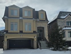 69 Headwater Crescent  Richmond Hill, ON L4E 0T2