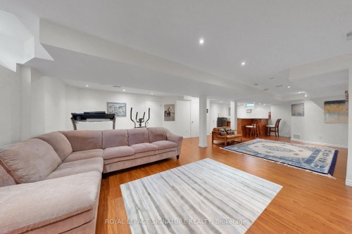 1590 Hallstone Road, Brampton, ON - Indoor Photo Showing Living Room
