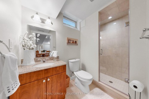 1590 Hallstone Road, Brampton, ON - Indoor Photo Showing Bathroom