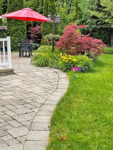 1590 Hallstone Road, Brampton, ON - Outdoor