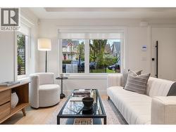 2 2541 GRANT STREET  Vancouver, BC V5K 3G6