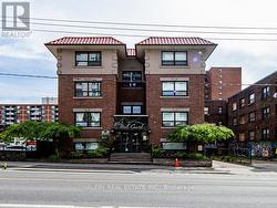 103 - 391 SHERBOURNE STREET Toronto, ON M4X 1K4