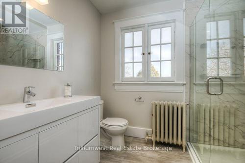 Unit A Main Bath Upper - 54 Park Street, Kitchener, ON - Indoor Photo Showing Bathroom