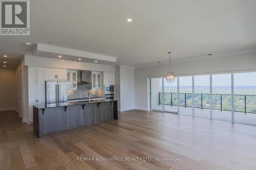 2701 - 505 Talbot Street, London East (East F), ON - Indoor Photo Showing Kitchen