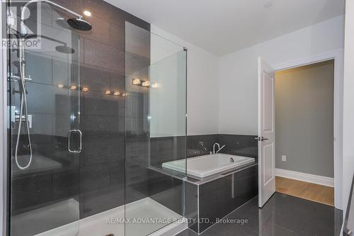 2701 - 505 Talbot Street, London East (East F), ON - Indoor Photo Showing Bathroom