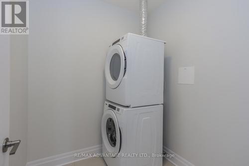 2701 - 505 Talbot Street, London East (East F), ON - Indoor Photo Showing Laundry Room