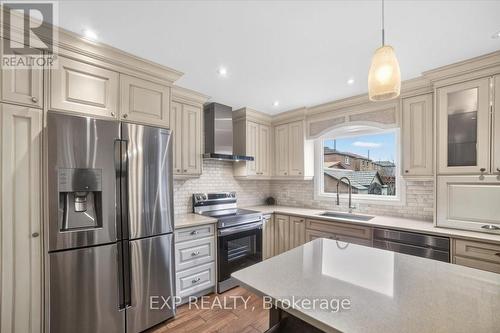 Kitchen - 3440 Redmond Road, Mississauga, ON - Indoor Photo Showing Kitchen With Upgraded Kitchen