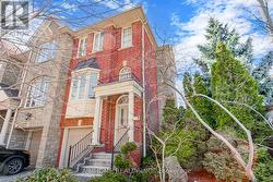 2 BROWNSTONE LANE  Toronto, ON M8X 2Z6